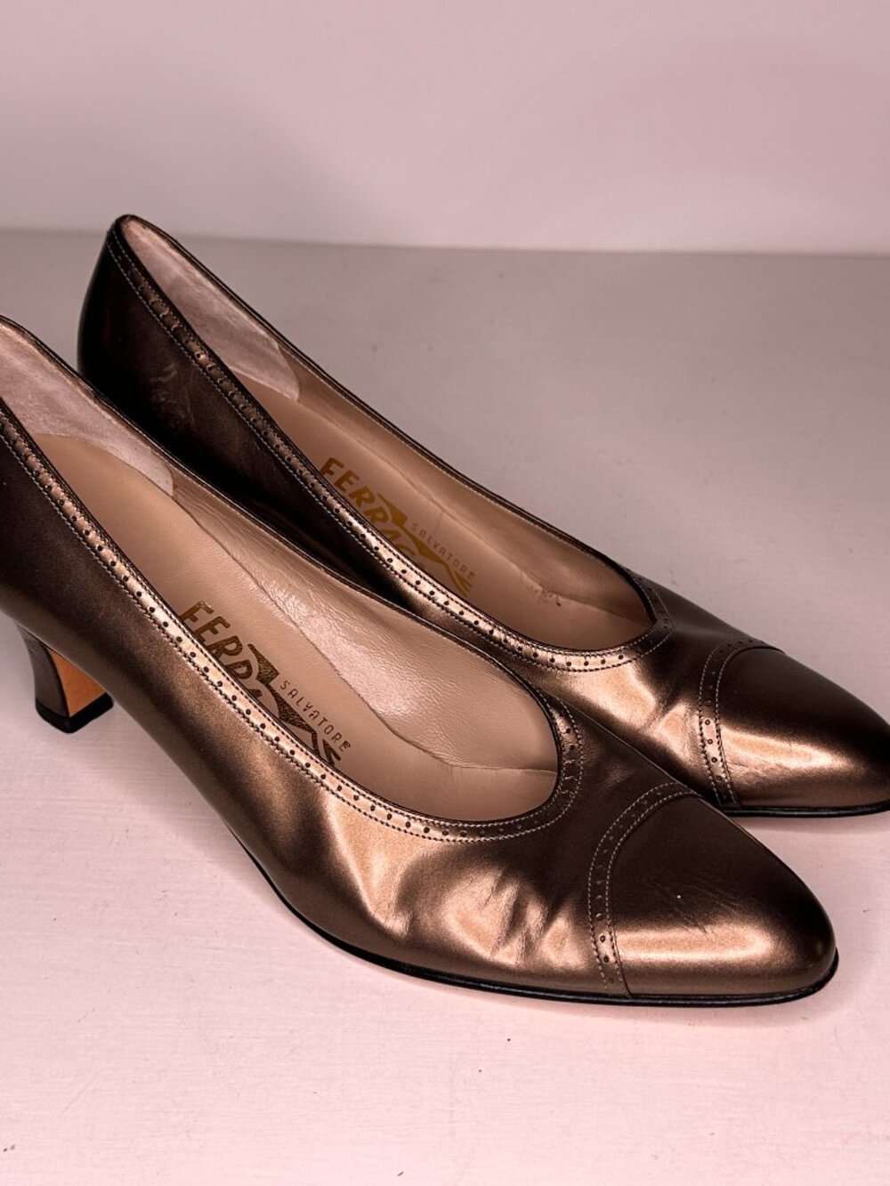 Vintage Salvatore Ferragamo Metallic Leather Pumps Heels Women Size 8.5 AAAA